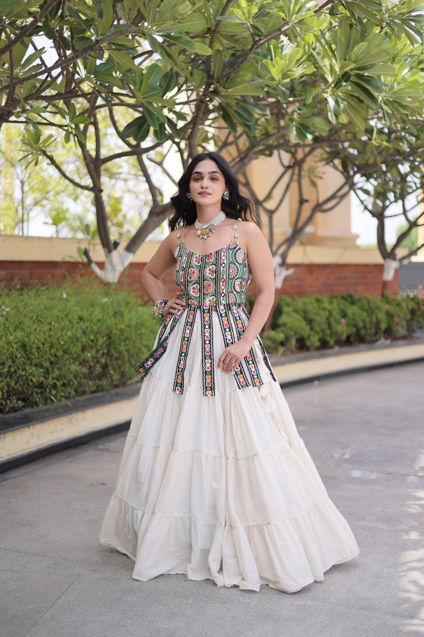 DESIGNER WHITE KORA COTTON KUTCHI EMBROIDERED PATCHWORK NAVRATRI LEHENGA CHOLI