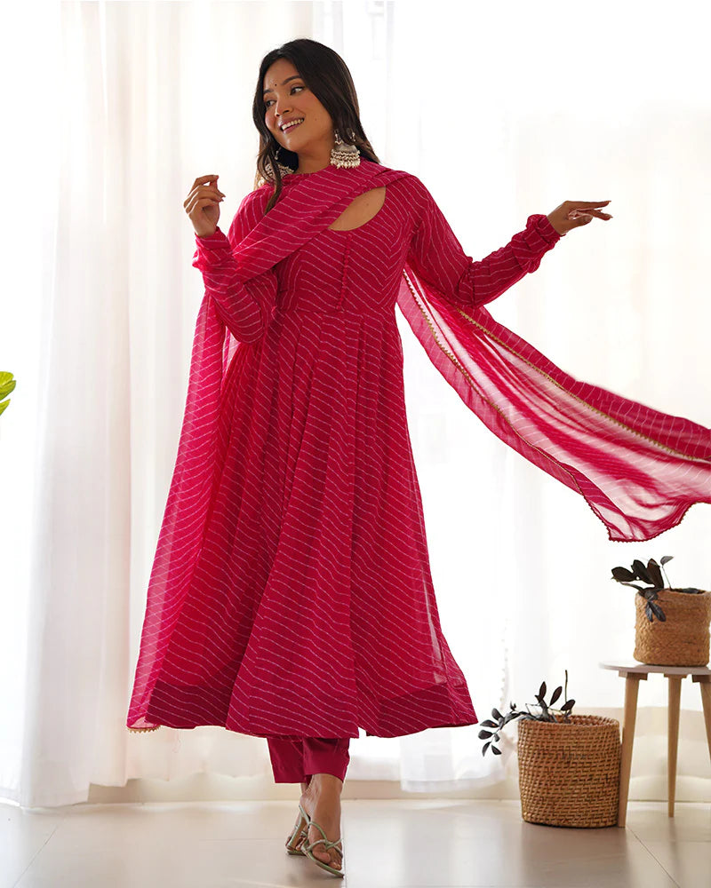 RANI PINK COLOR LAHERIYA PRINT GEORGETTE THREE PIECE ANARKALI SUIT