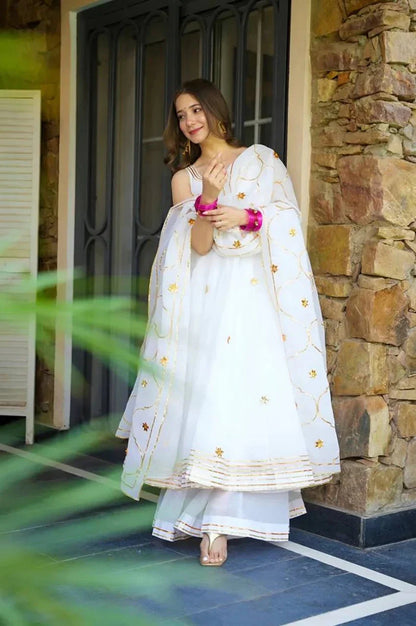 LIGHT IVORY SOFT CHIFFON KURTA SET WITH HAND GOTTA WORK