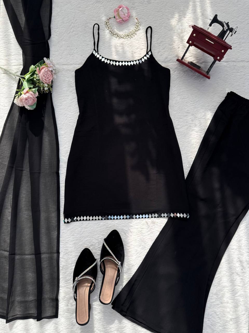 BLACK COLOR 90'S STYLE ICONIC KURTA SET