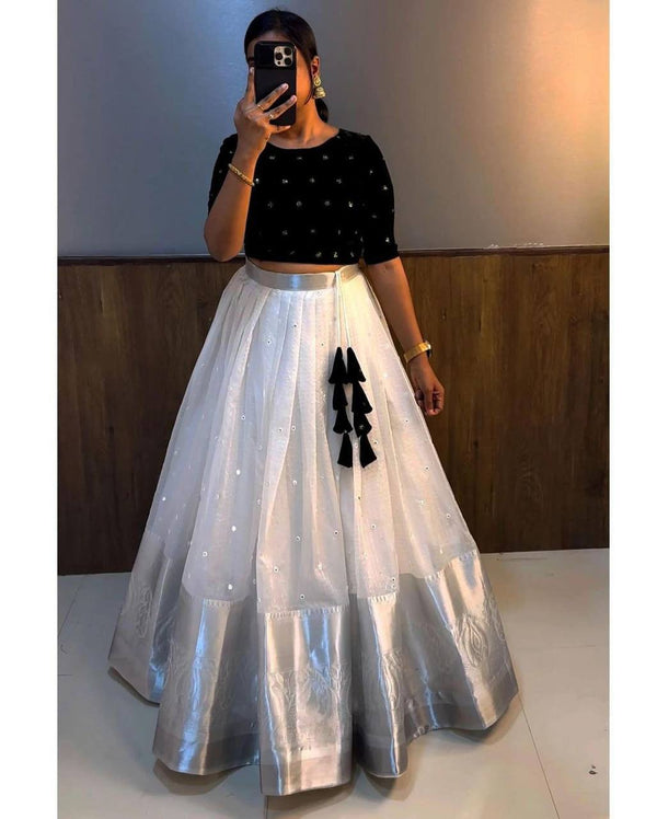 BEAUTIFUL ORGANGA BASE SOUTH INDIAN STYLE LEHENGA CHOLI