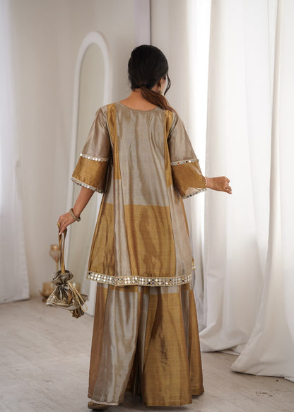 QUEEN STYLE EMBROIDERED MIRROR WORK OUTFIT WITH MATCHING BATWA