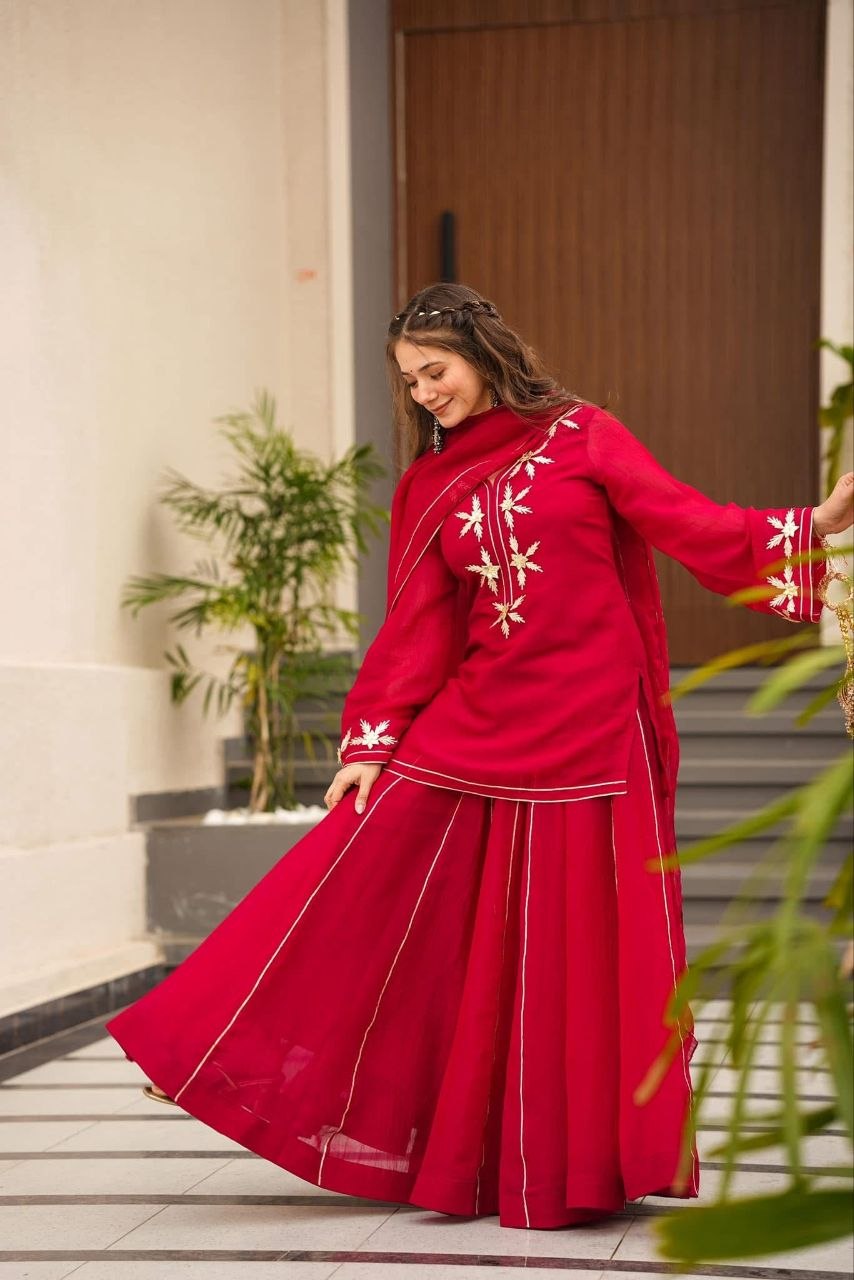 RED COLOR HEAVENLY CHARKHI GOTA KURTA SET
