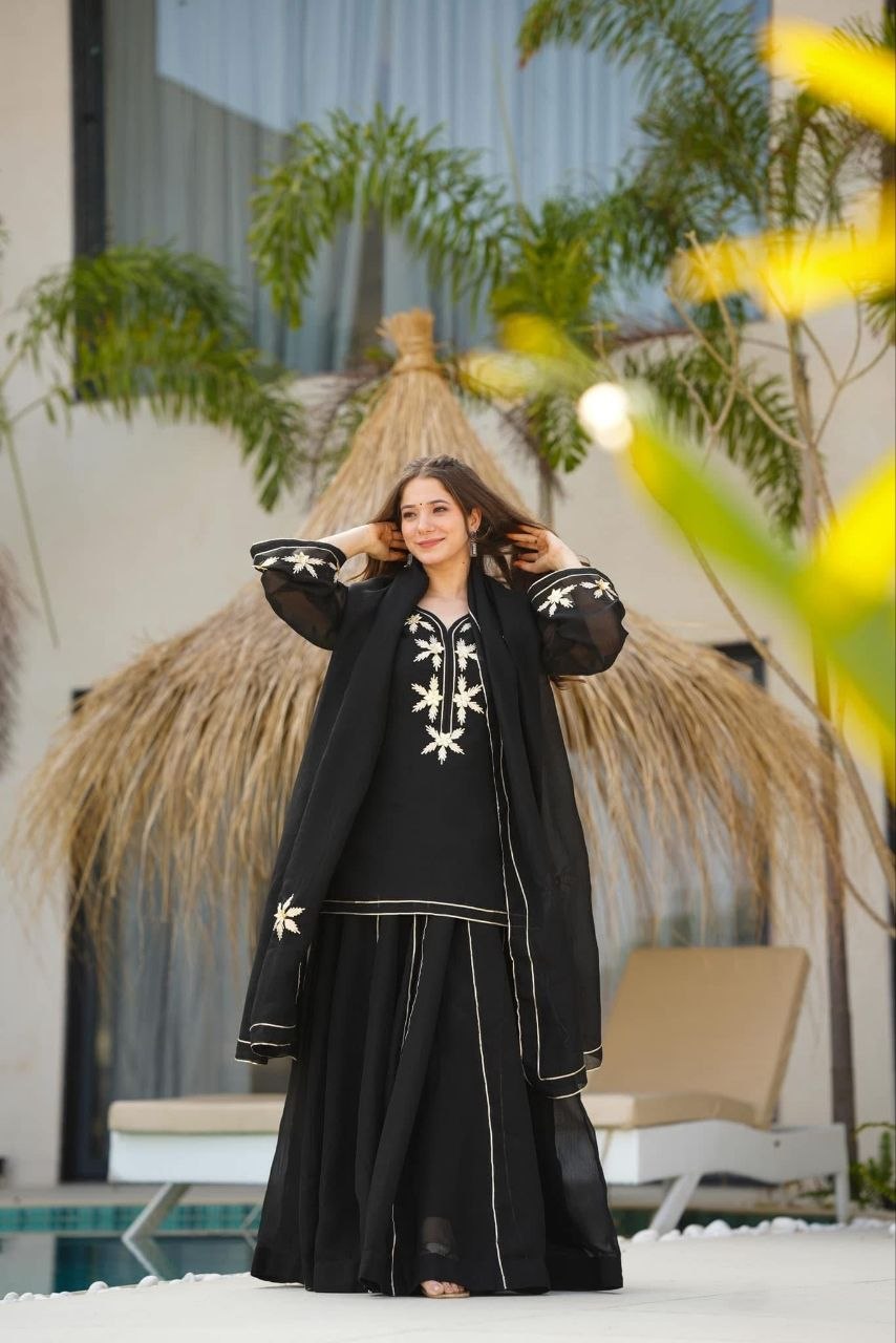 BLACK COLOR HEAVENLY CHARKHI GOTA KURTA SET