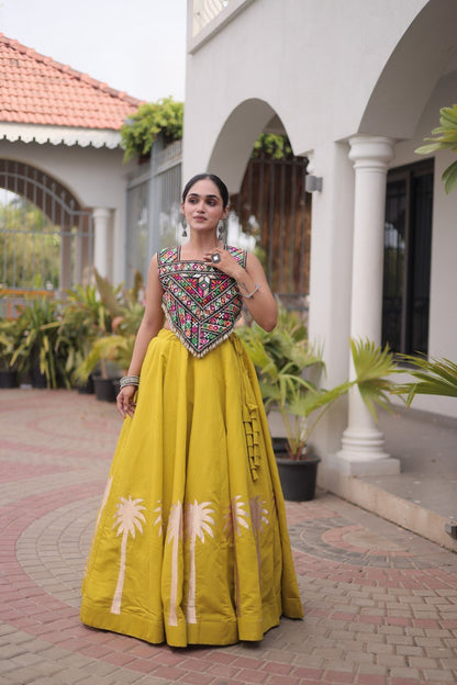 NAVRATRI SPECIAL PARROT GREEN KUTCHI GAMTHI WITH MIRROR WORK & COCONUT GOTA WORK LEHENGA CHOLI
