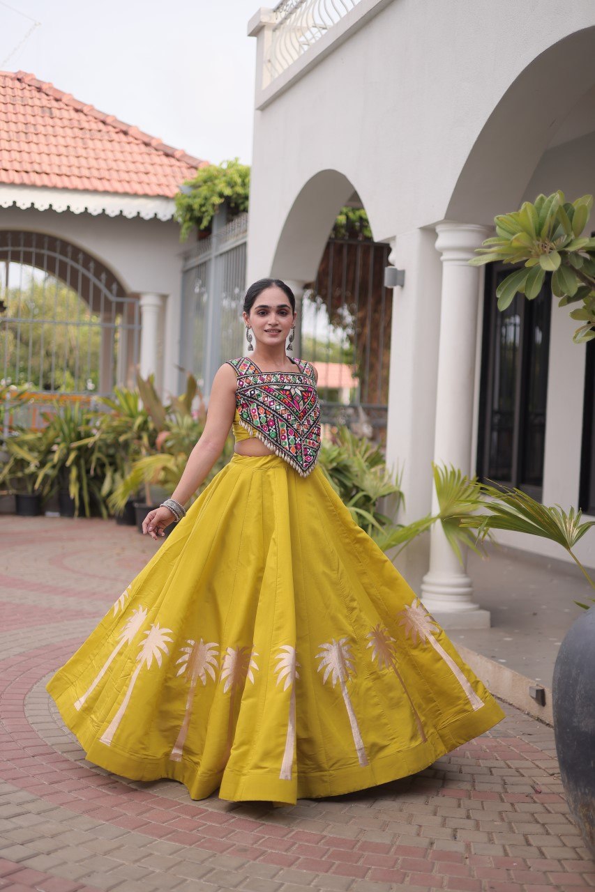 NAVRATRI SPECIAL PARROT GREEN KUTCHI GAMTHI WITH MIRROR WORK & COCONUT GOTA WORK LEHENGA CHOLI