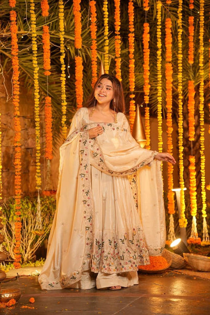 OFF WHITE MASTANI FLORAL ANARKALI SUIT SET OF 3