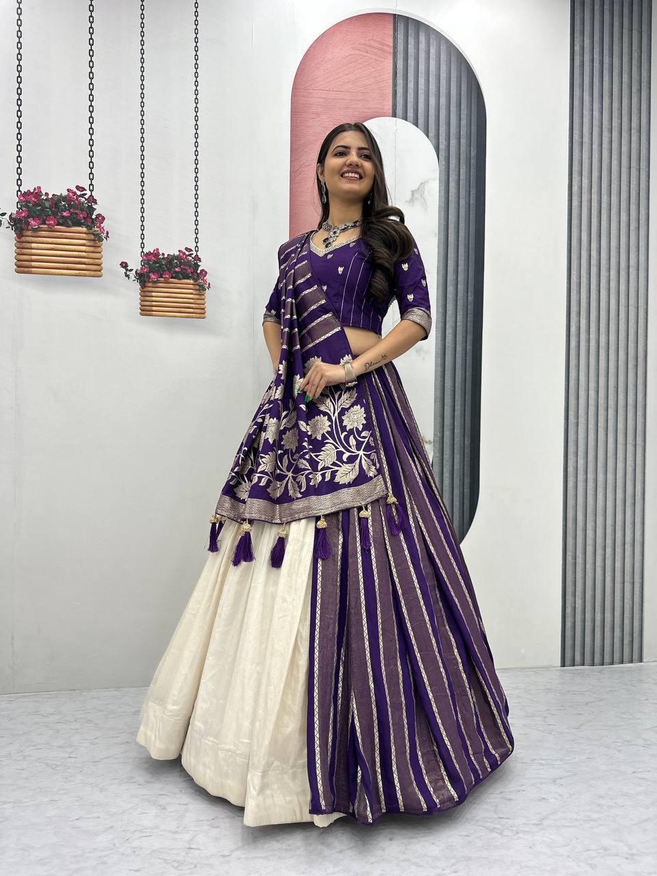 WEDDING SPECIAL TRENDING LEHENGA SAREE