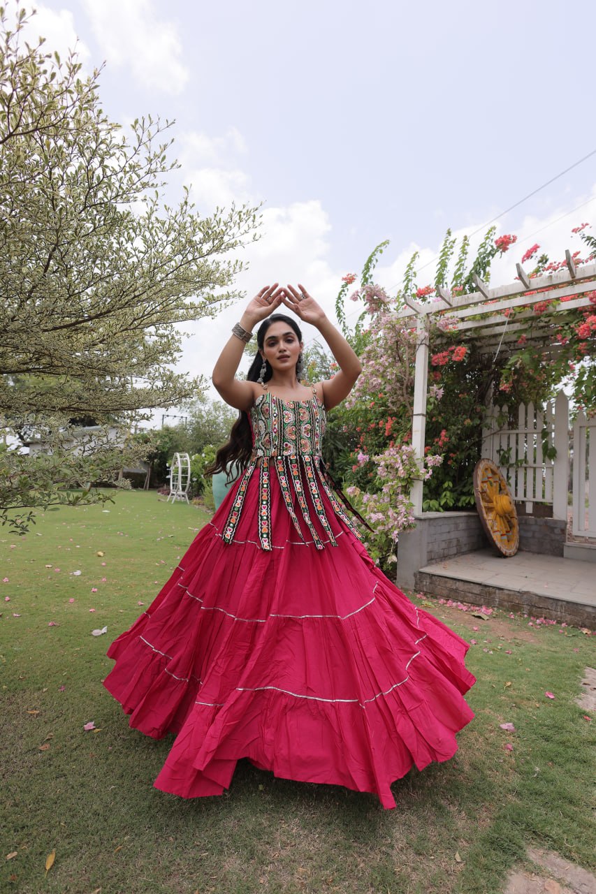 DESIGNER RANI PINK KORA COTTON KUTCHI EMBROIDERED PATCHWORK NAVRATRI LEHENGA CHOLI