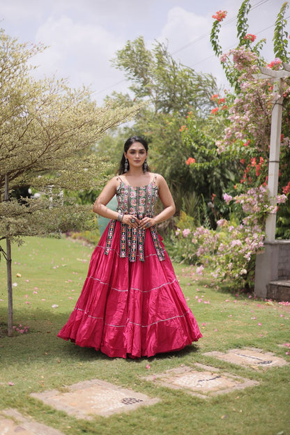 DESIGNER RANI PINK KORA COTTON KUTCHI EMBROIDERED PATCHWORK NAVRATRI LEHENGA CHOLI