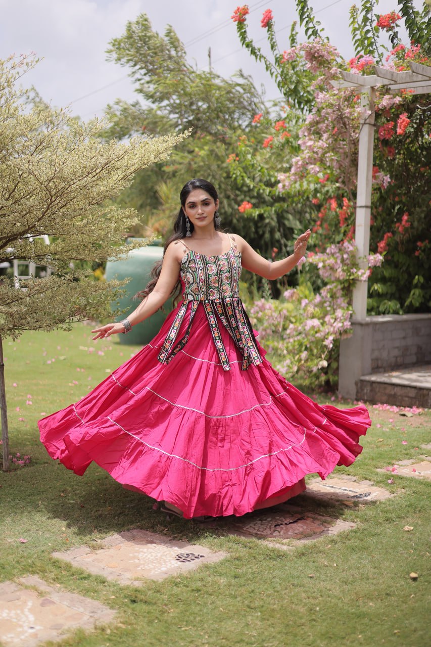 DESIGNER RANI PINK KORA COTTON KUTCHI EMBROIDERED PATCHWORK NAVRATRI LEHENGA CHOLI
