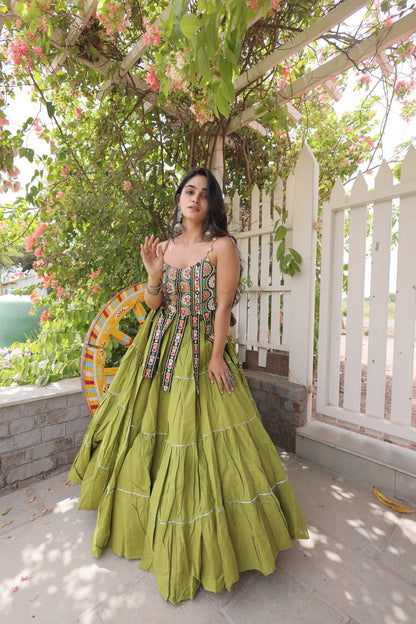 DESIGNER GREEN KORA COTTON KUTCHI EMBROIDERED PATCHWORK NAVRATRI LEHENGA CHOLI