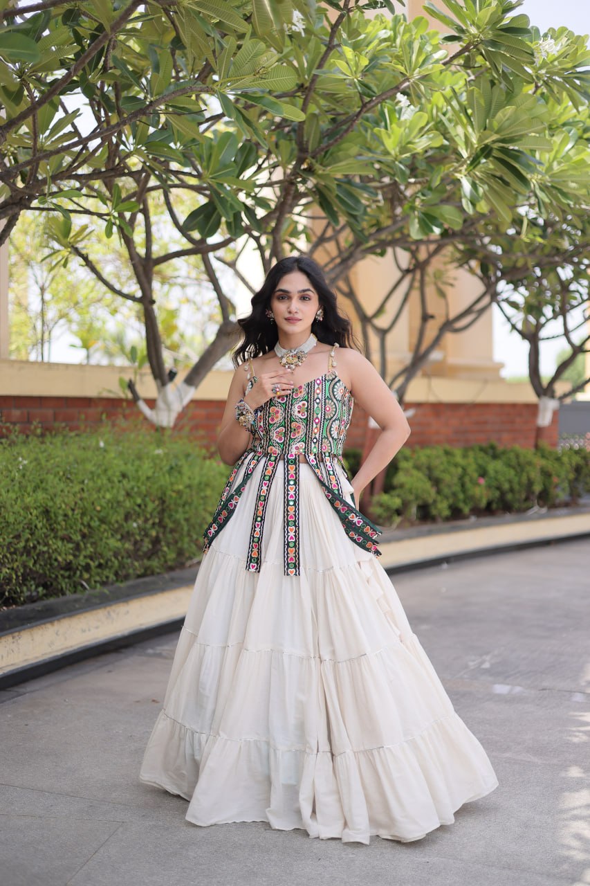 DESIGNER WHITE KORA COTTON KUTCHI EMBROIDERED PATCHWORK NAVRATRI LEHENGA CHOLI