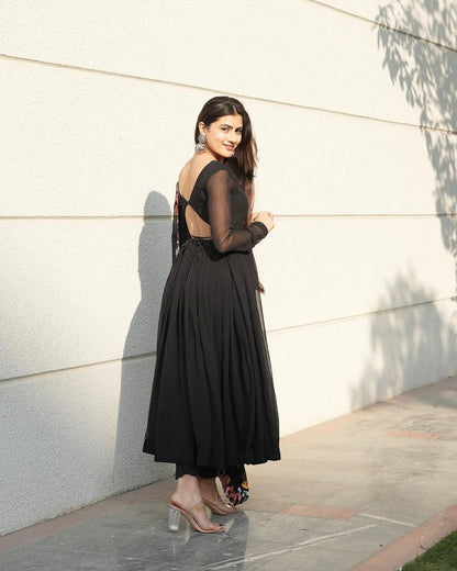 GEORGETTE BLACK COLOUR BACKLESS ANARKALI THREE PIECE SUIT