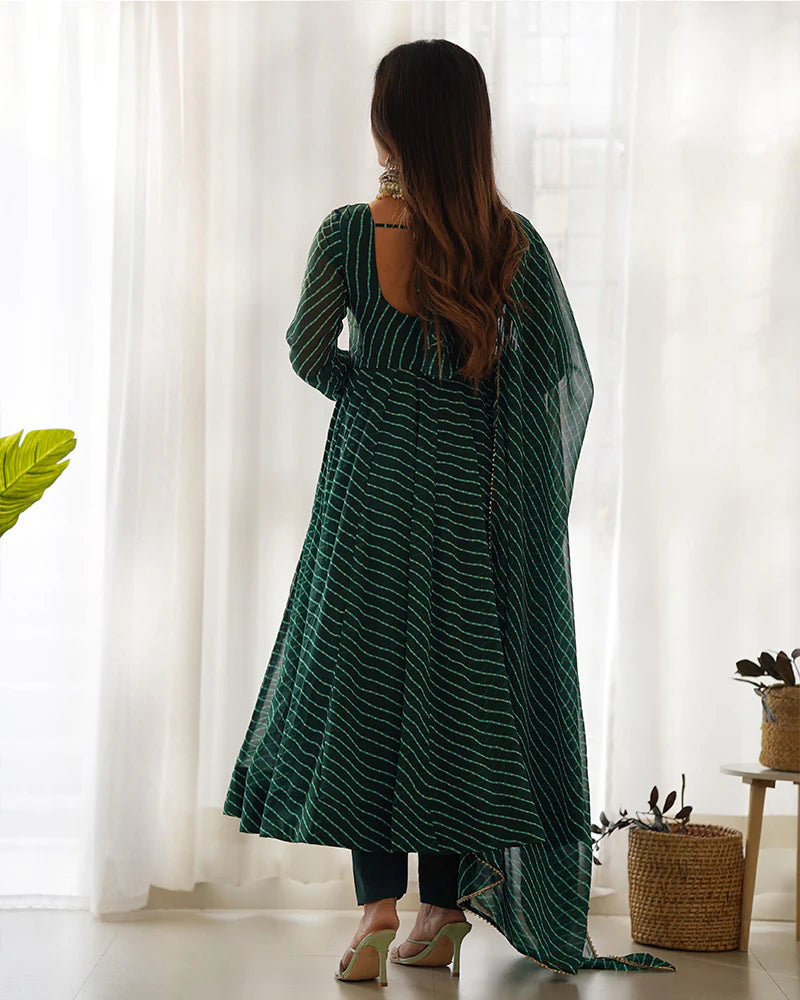 GREEN COLOR LAHERIYA PRINT GEORGETTE THREE PIECE ANARKALI SUIT
