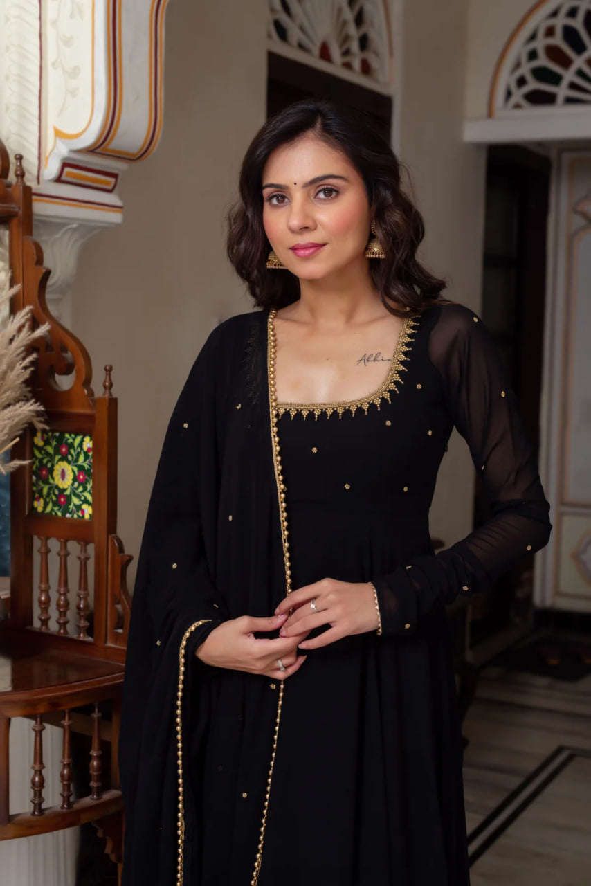 GRACEFUL GEORGETTE SUIT SET WITH DUPATTA